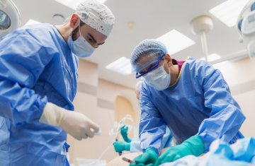 Прием пластических хирургов клиники «РАМИ» в TORI